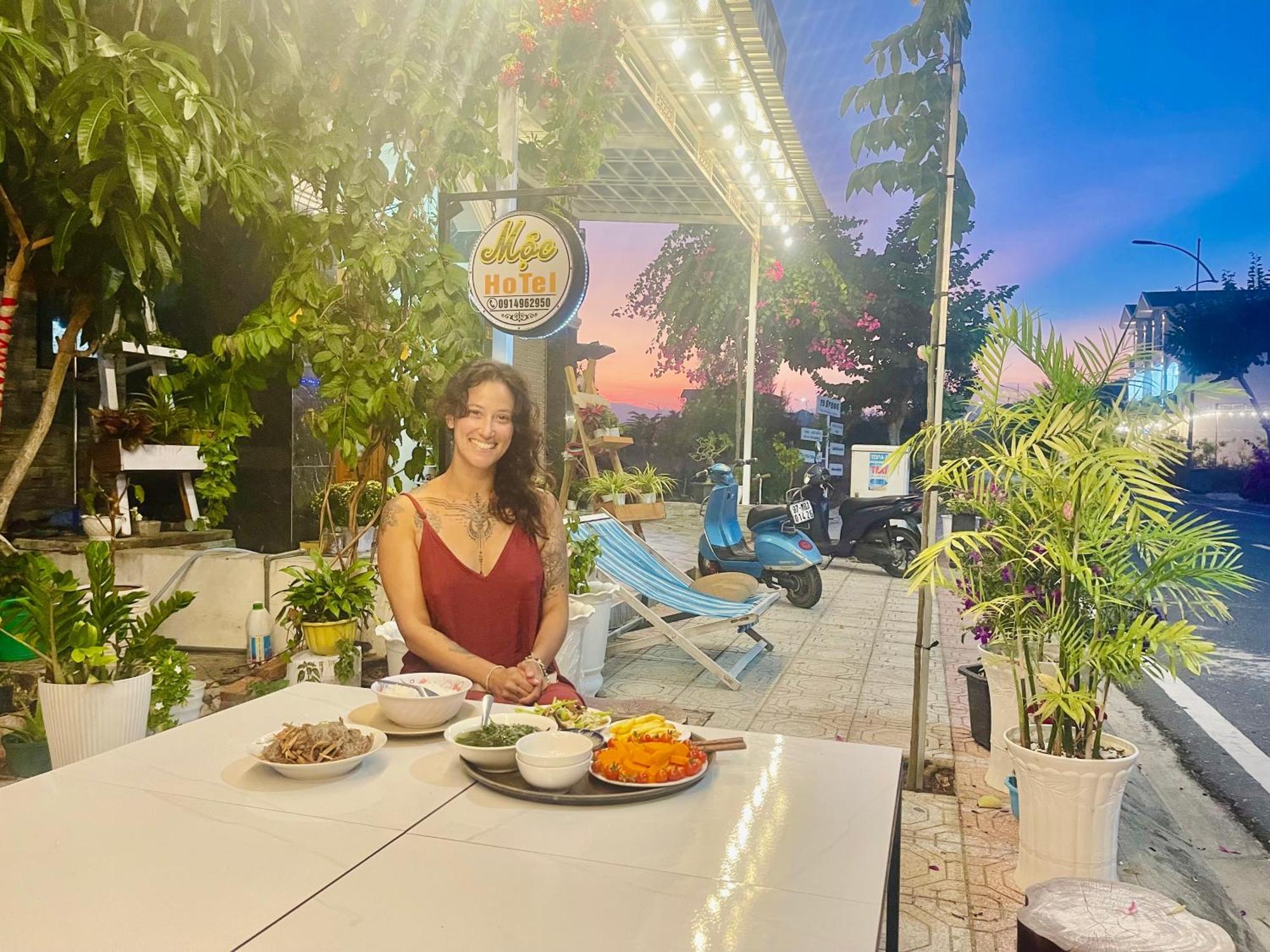 Moc Homestay- Near Bai Dai Beach Cam Lam Esterno foto