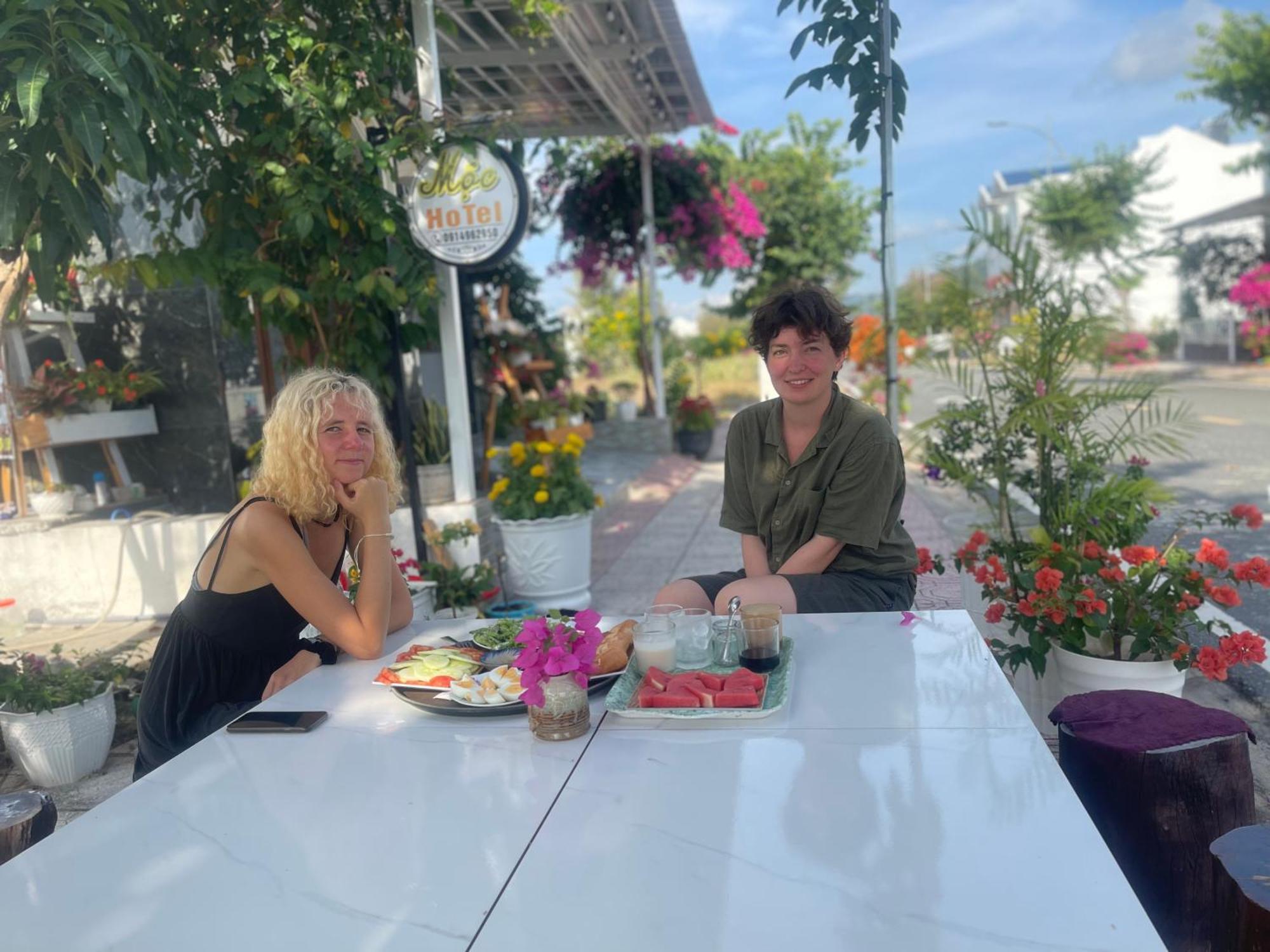 Moc Homestay- Near Bai Dai Beach Cam Lam Esterno foto